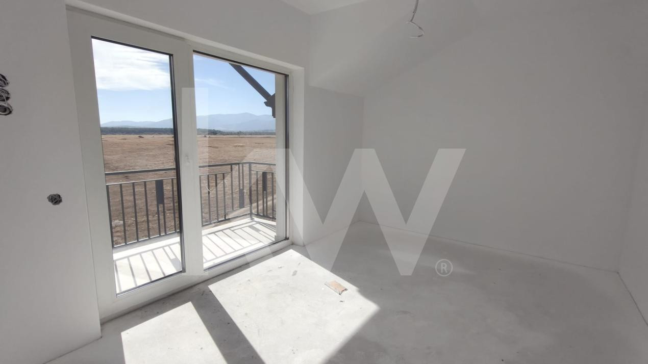 Apartament trei camere, trei balcoane 
