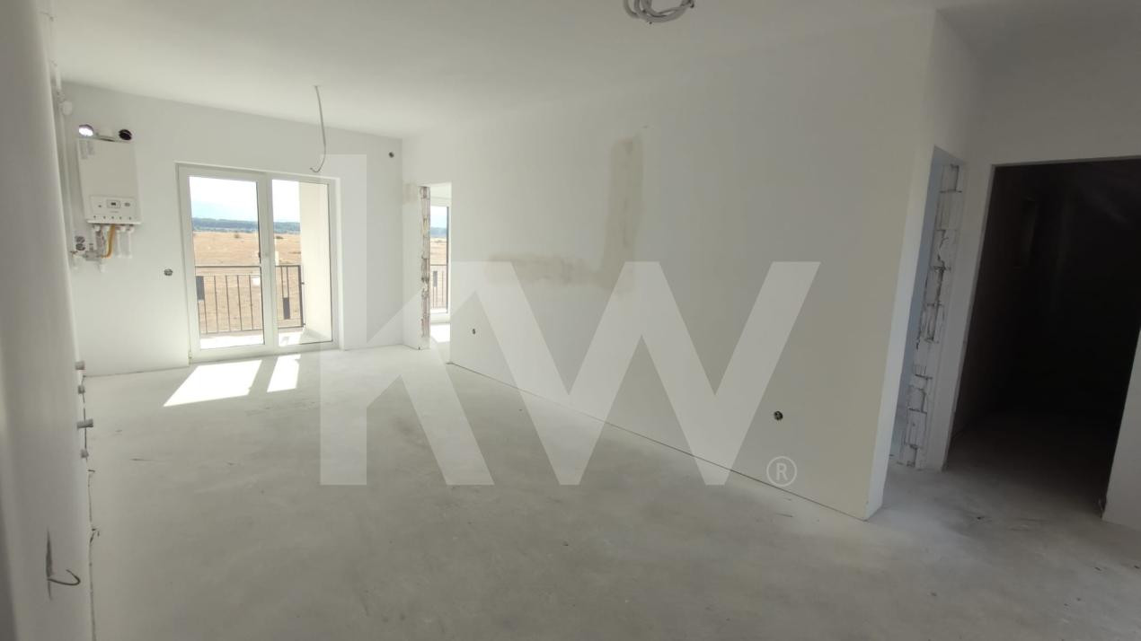 Apartament trei camere, trei balcoane 