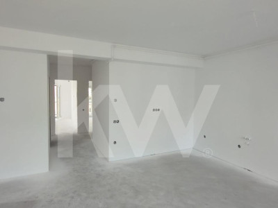 Apartament cu 3 camere si 3 balcoane