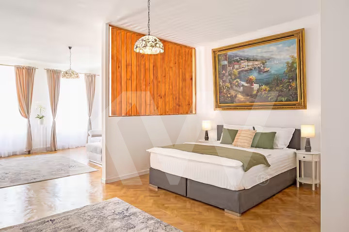 De vanzare în Piața Mică, Sibiu spațiu pentru restaurant și două apartamente