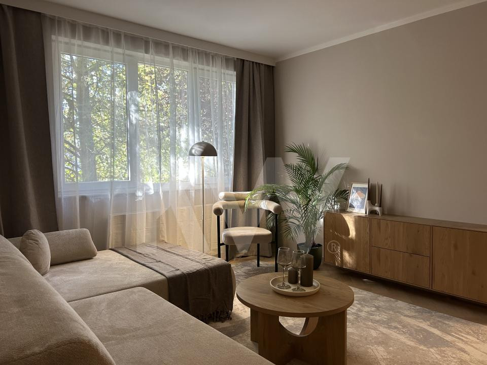 Apartament modern cu 2 camere de închiriat