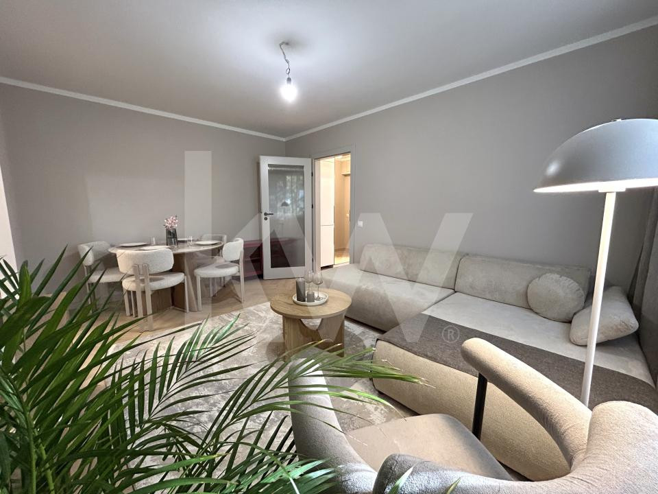 Apartament modern cu 2 camere de închiriat
