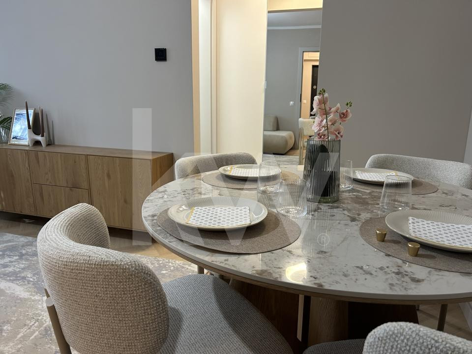 Apartament modern cu 2 camere de închiriat