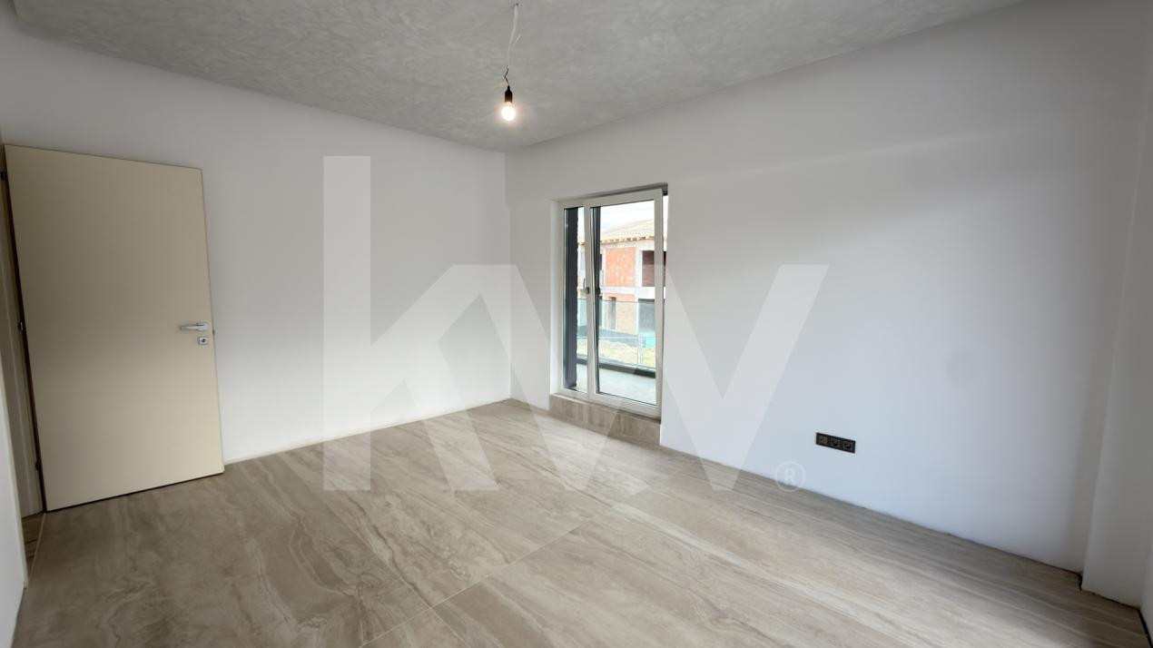 Casa individuala cu piscina interioara
