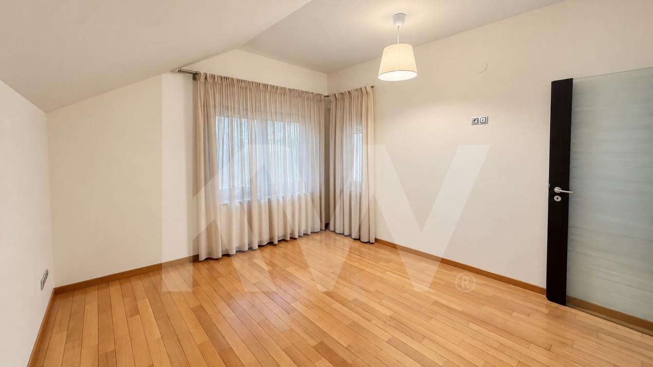 Casă premium de închiriat în Șelimbăr | 2 dormitoare, birou, garaj și facilități