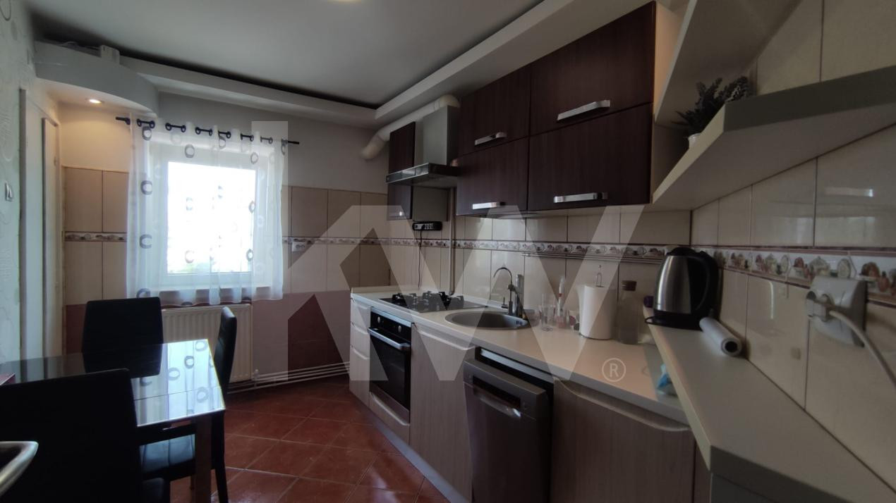Apartament 3 camere, zona Penny Cireșica – etaj 3, semidecomandat