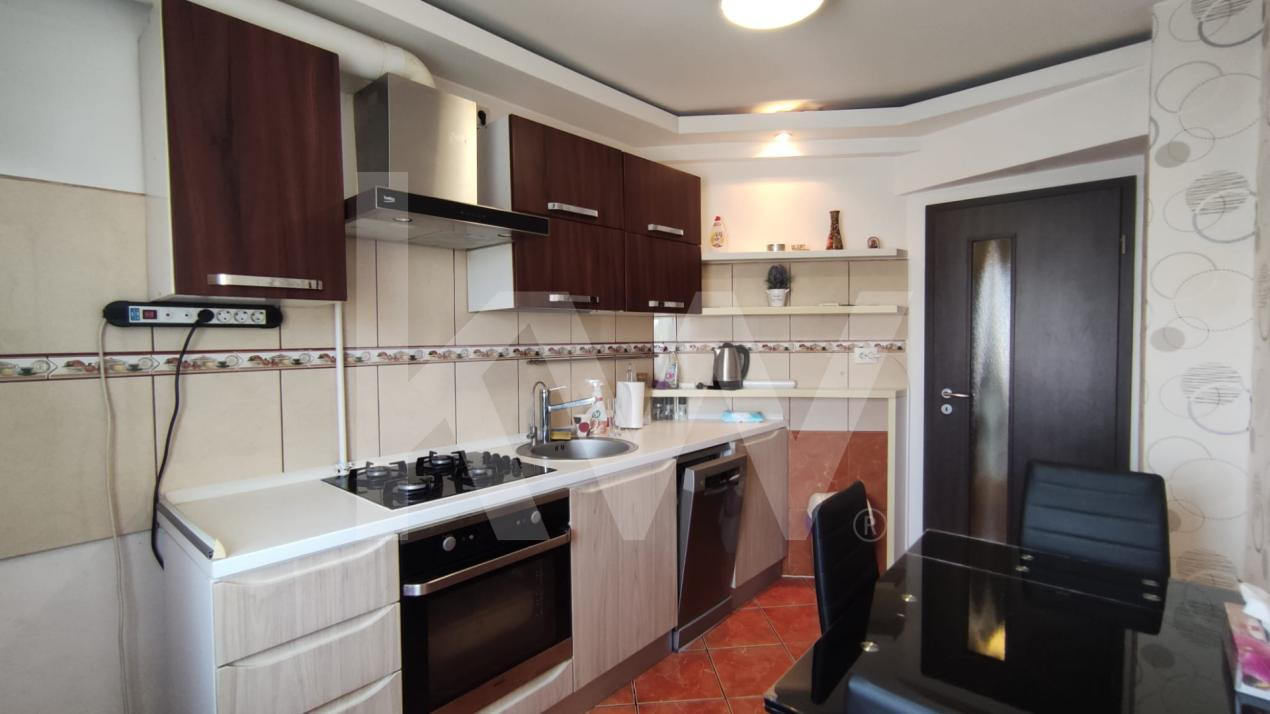 Apartament 3 camere, zona Penny Cireșica – etaj 3, semidecomandat