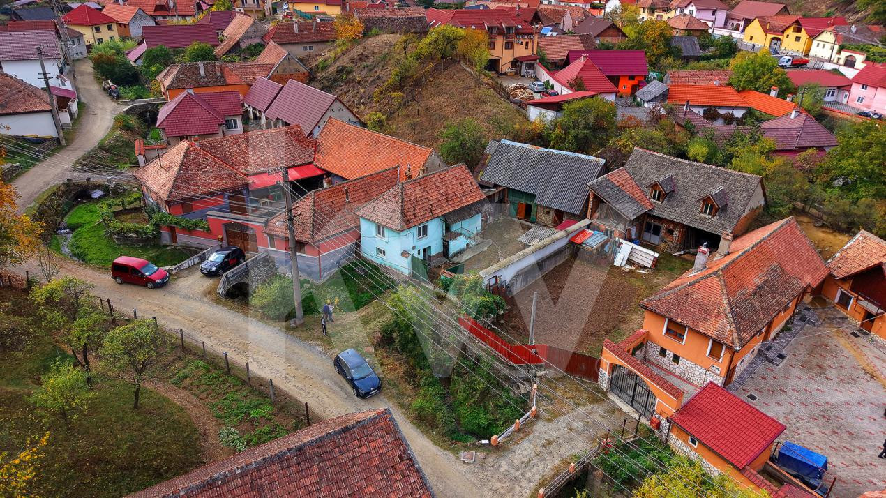 Casă de renovat în Tălmăcel – investiție