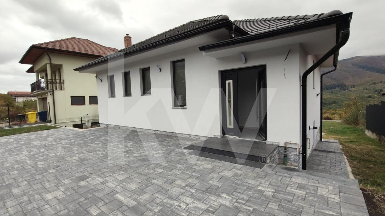 Casa individuala cu priveliste spre munte