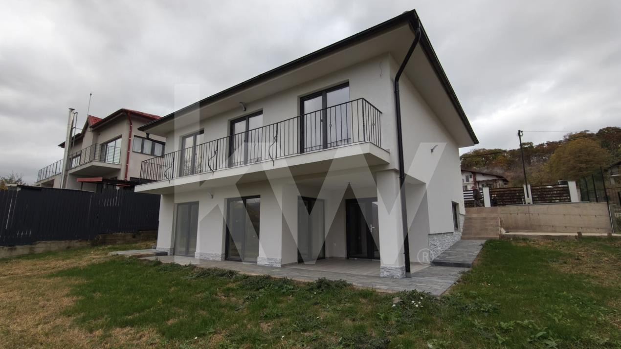 Casa individuala cu priveliste spre munte