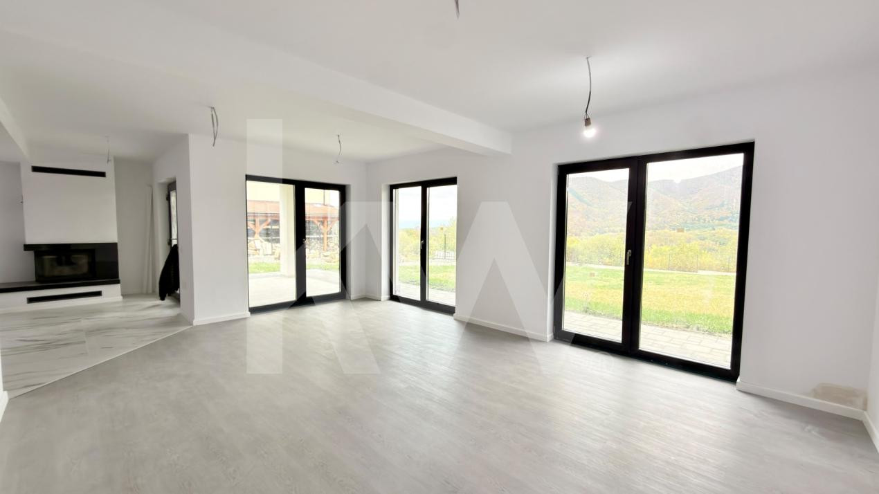 Casa individuala cu priveliste spre munte