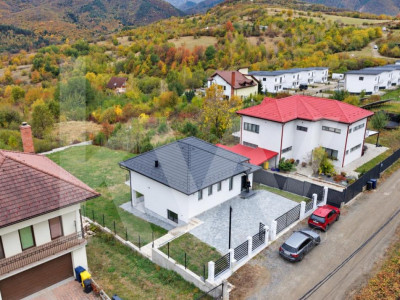 Casa individuala cu priveliste spre munte