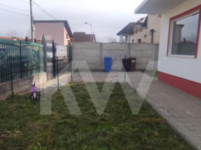 Spatiu comercial de inchiriat - 30 mp - zona foarte linistita de case