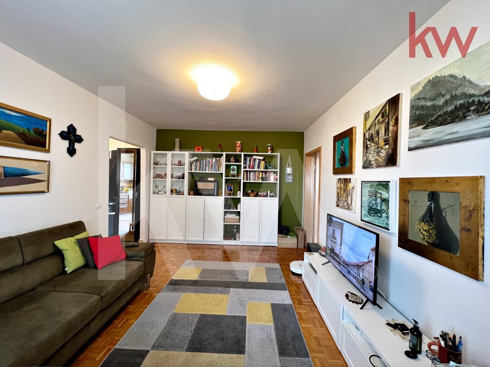 Apartament 4 camere-2 bai-balcon închis, bucătărie separată. Str. Rahovei Sibiu