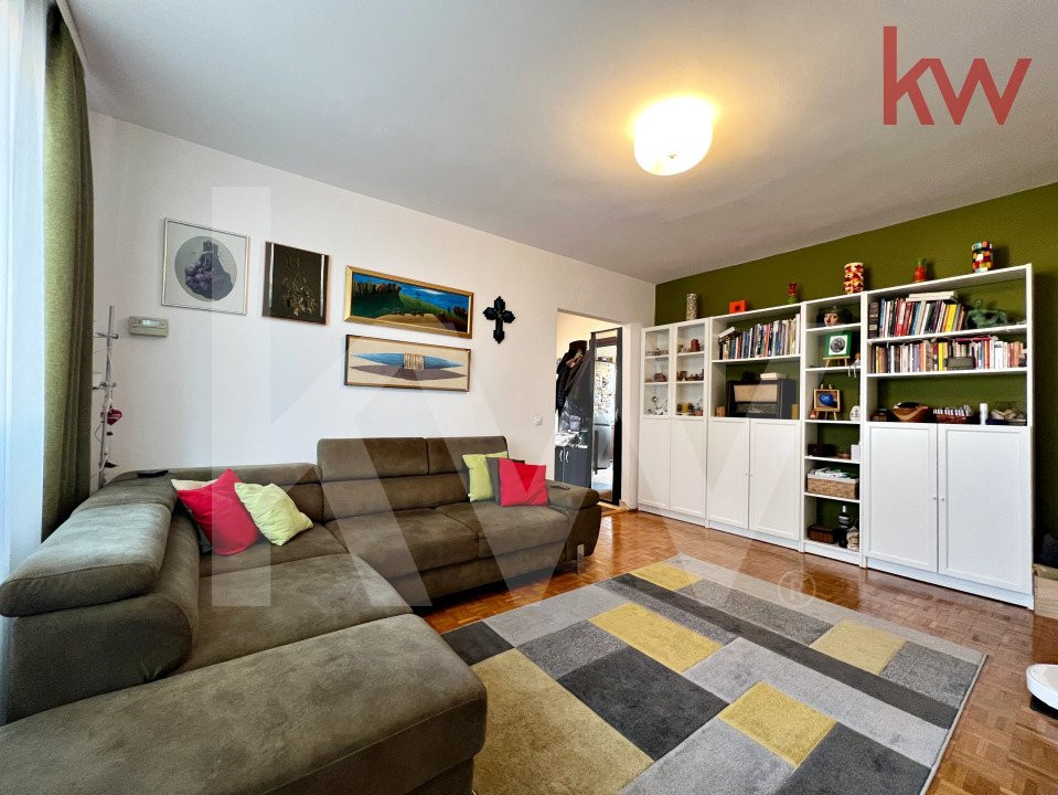 Apartament 4 camere-2 bai-balcon închis, bucătărie separată. Str. Rahovei Sibiu