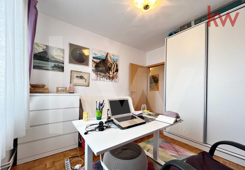 Apartament 4 camere-2 bai-balcon închis, bucătărie separată. Str. Rahovei Sibiu