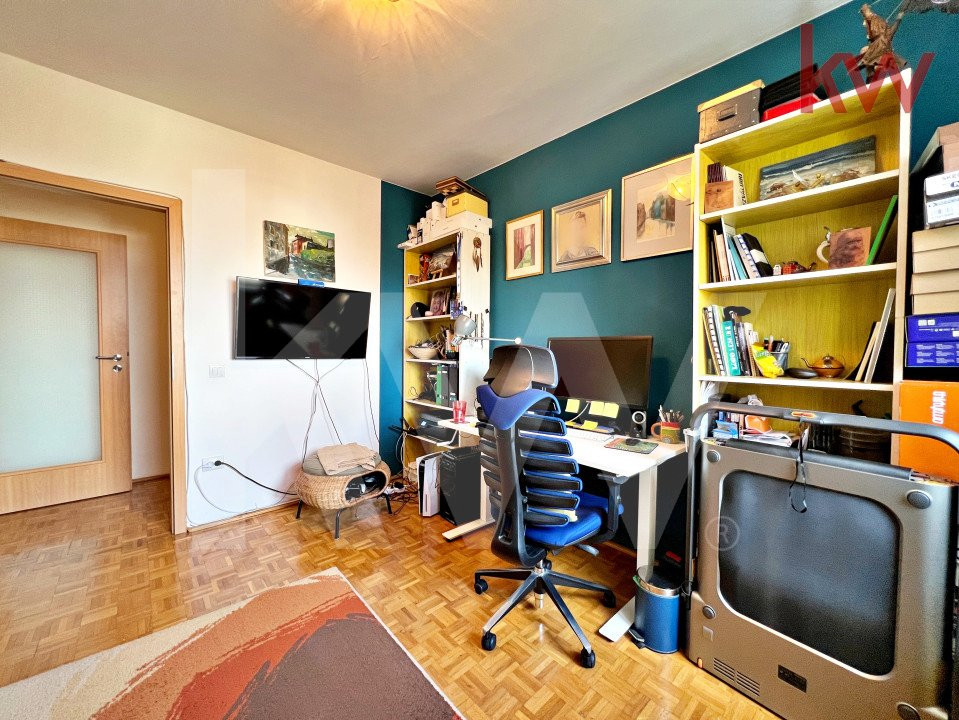 Apartament 4 camere-2 bai-balcon închis, bucătărie separată. Str. Rahovei Sibiu