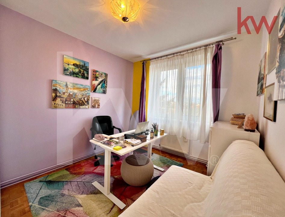 Apartament 4 camere-2 bai-balcon închis, bucătărie separată. Str. Rahovei Sibiu
