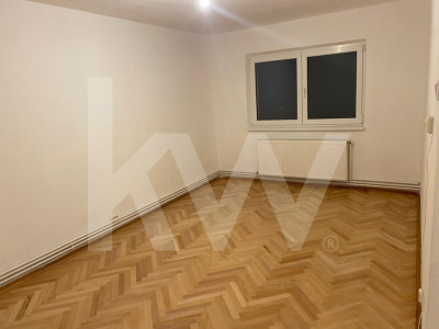 Apartament 3 camere, decomandat, 56 mpu, Valea Aurie