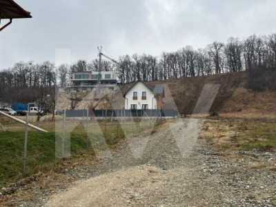 Teren intravilan de vanzare in Cisnadioara - zona Premium disponibile 3 parcele 