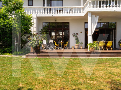 PENSIUNE ELEGANTĂ DE VÂNZARE ÎN TURNIȘOR!