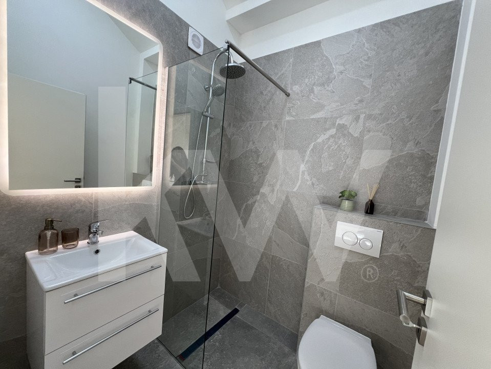 Penthouse 4 camere - mobilat si utilat, intabulat