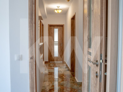 Apartament cu 3 camere de vânzare zona Dedeman